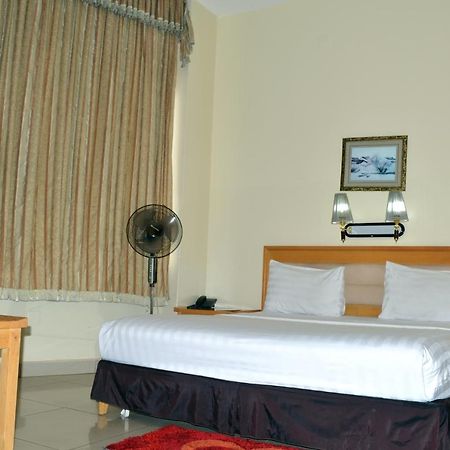 Civitas Hotel Κιγκάλι Εξωτερικό φωτογραφία