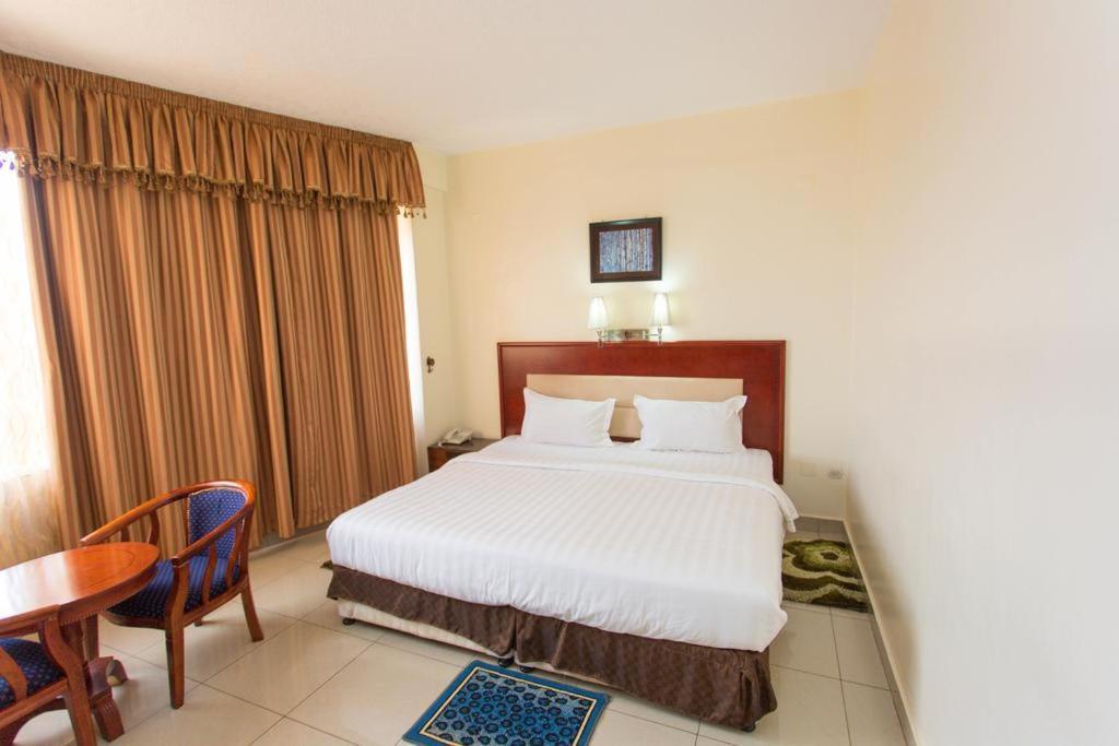 Civitas Hotel Κιγκάλι Εξωτερικό φωτογραφία